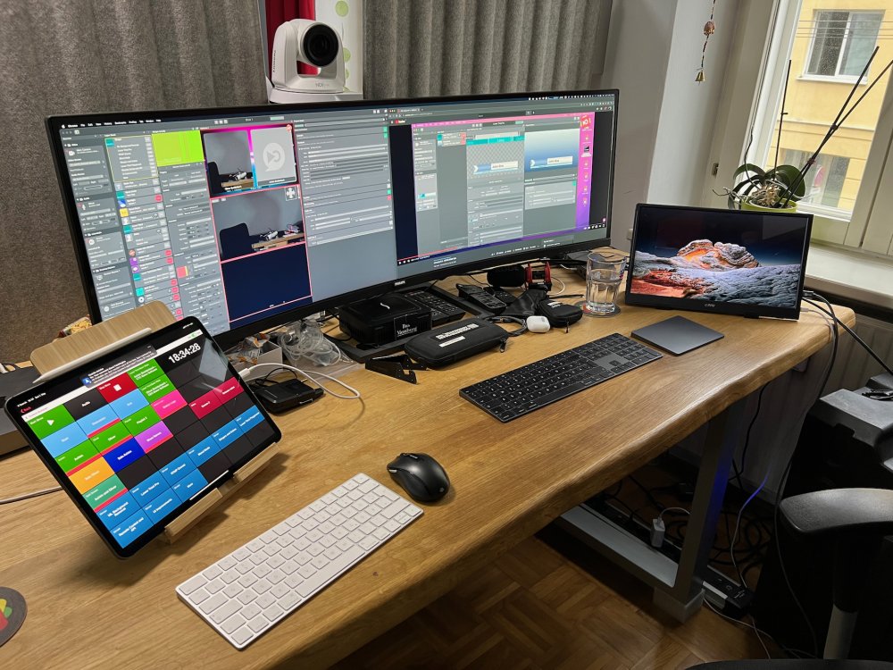 Oliver's Home Studio for Live Streaming | mimoLive®